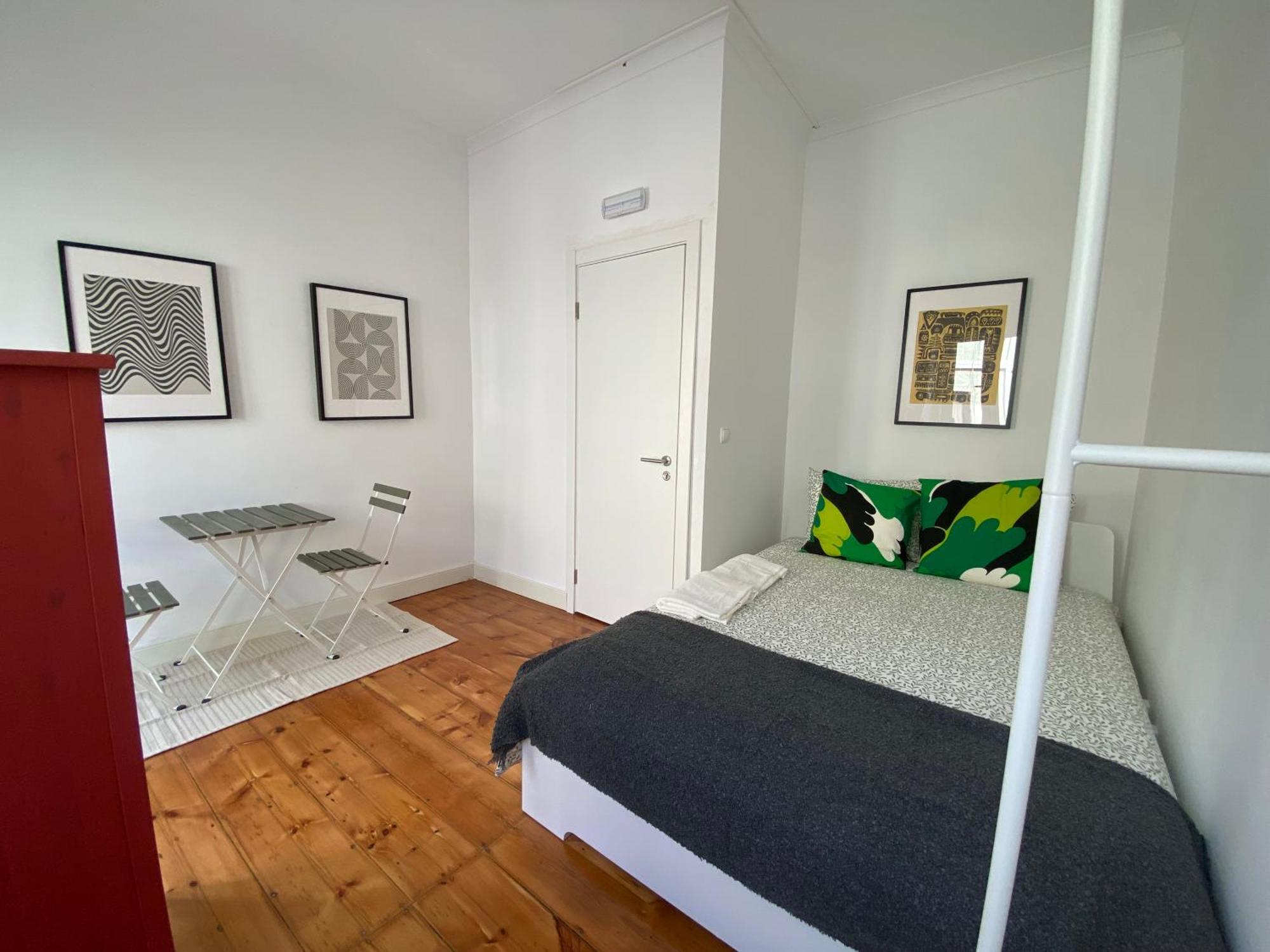 Terrace House Hostel Lisbon Bagian luar foto